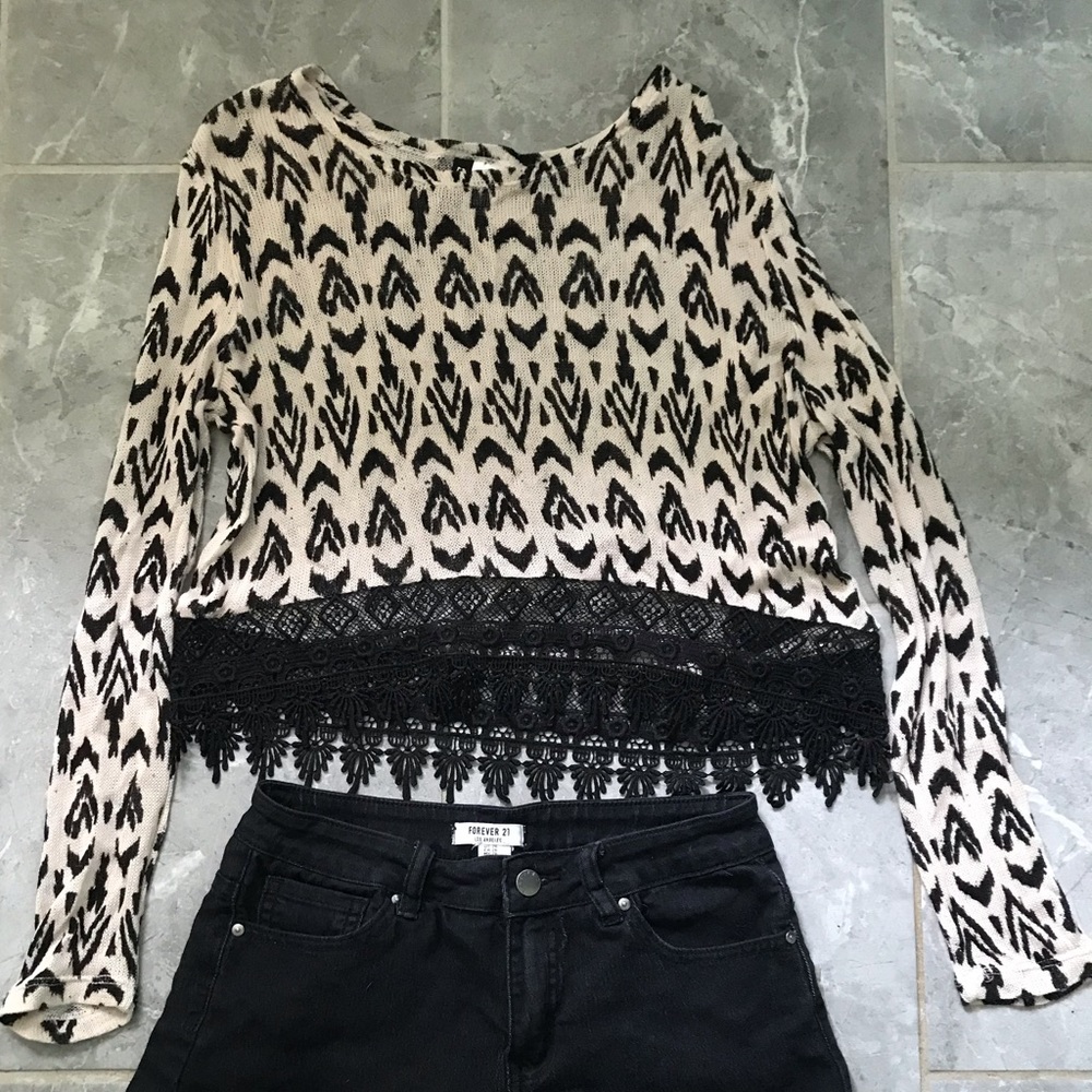 🌸Adorable Forever 21 cropped long sleeve top